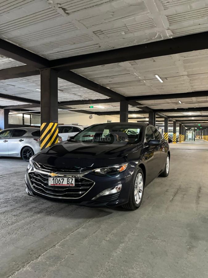 Chevrolet Malibu 2023 — photo 2