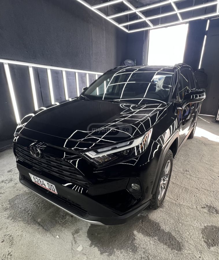 Toyota RAV4 2025 — photo 2