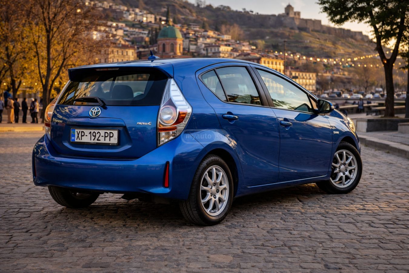 Toyota Prius C 2016 — photo 2