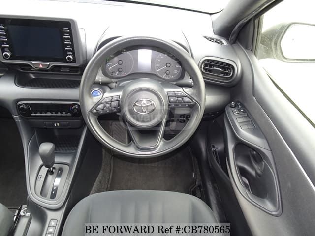 Toyota Yaris 2020 — photo 2