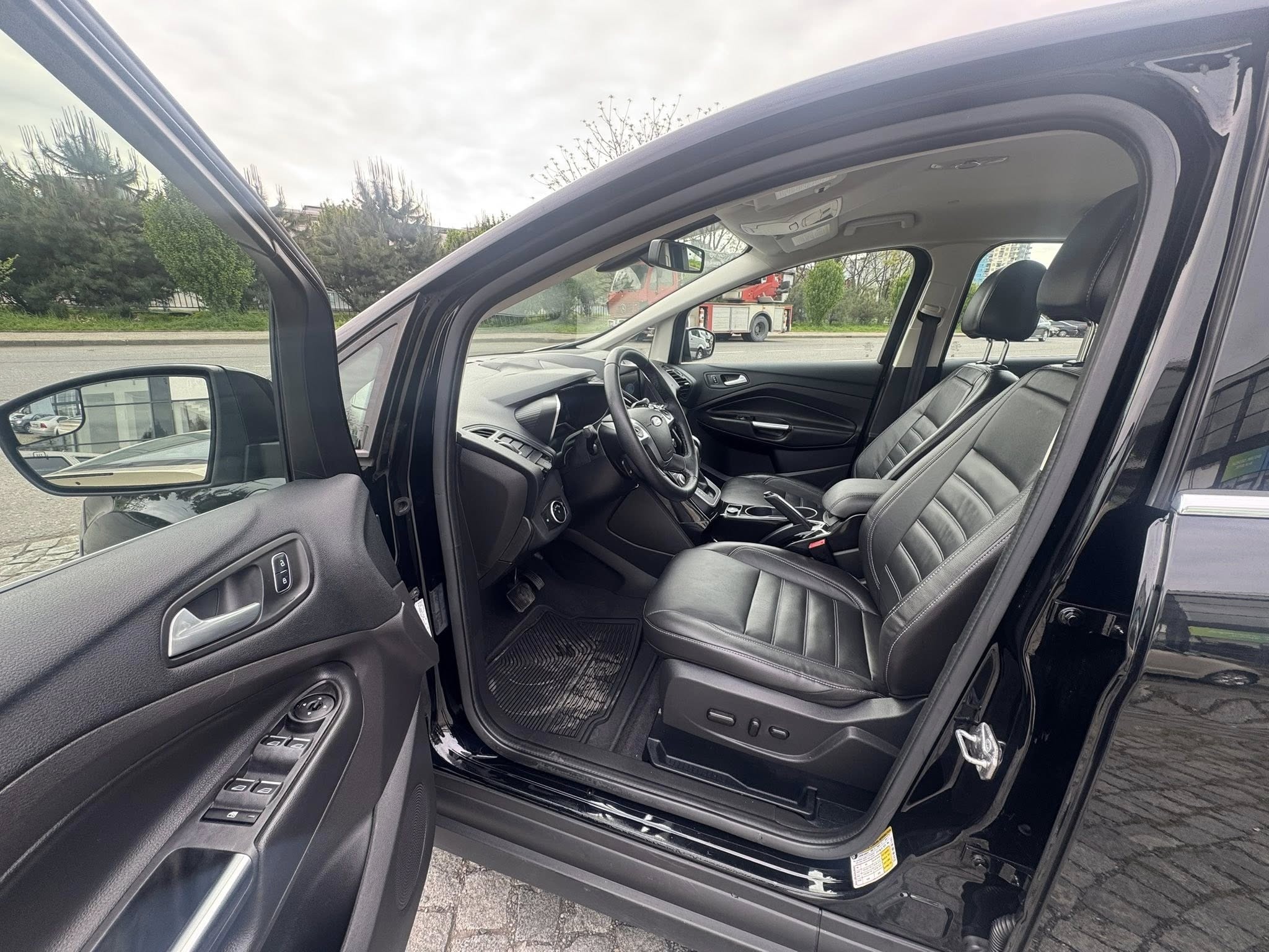 Ford C-Max 2016 — photo 2