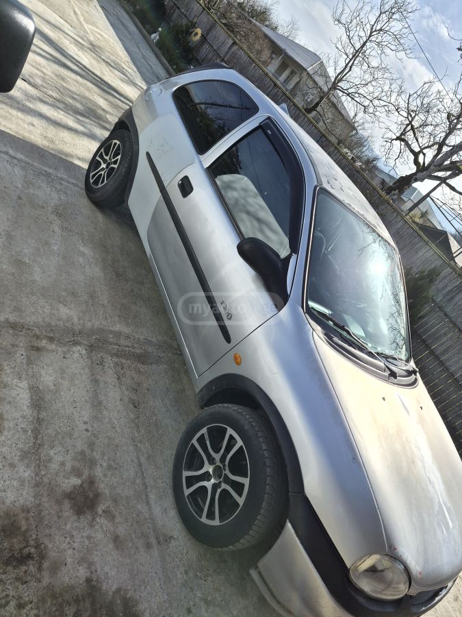 Opel Corsa 2000 — photo 2