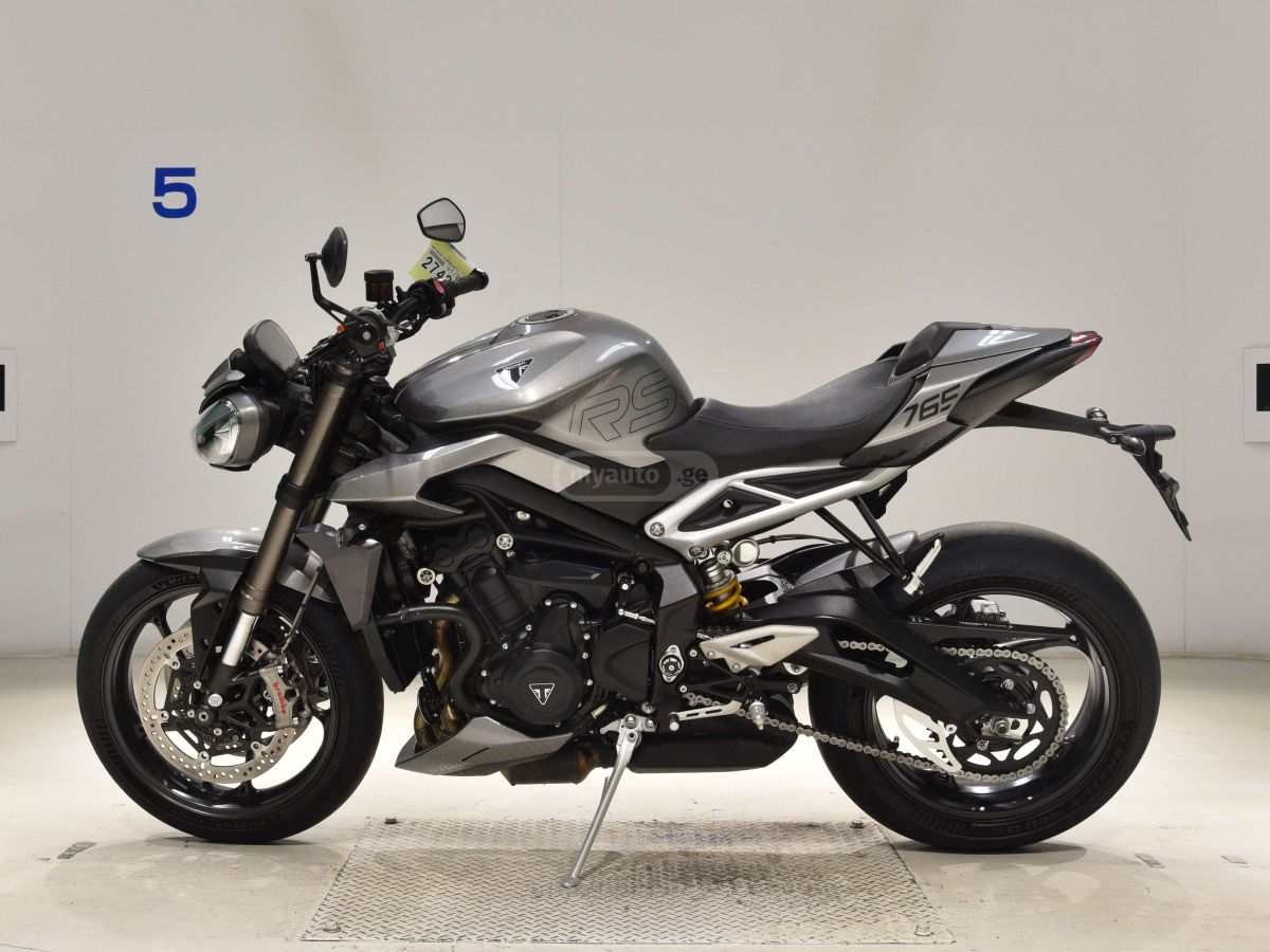 Triumph Street Triple 2024 — photo 2