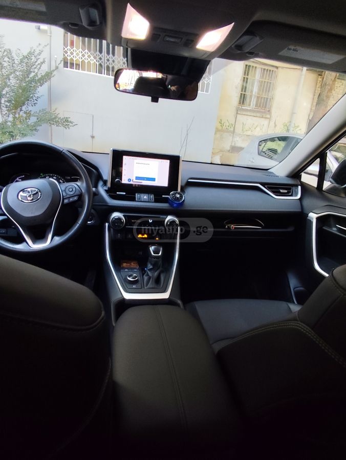 Toyota RAV 4 2023 — photo 2