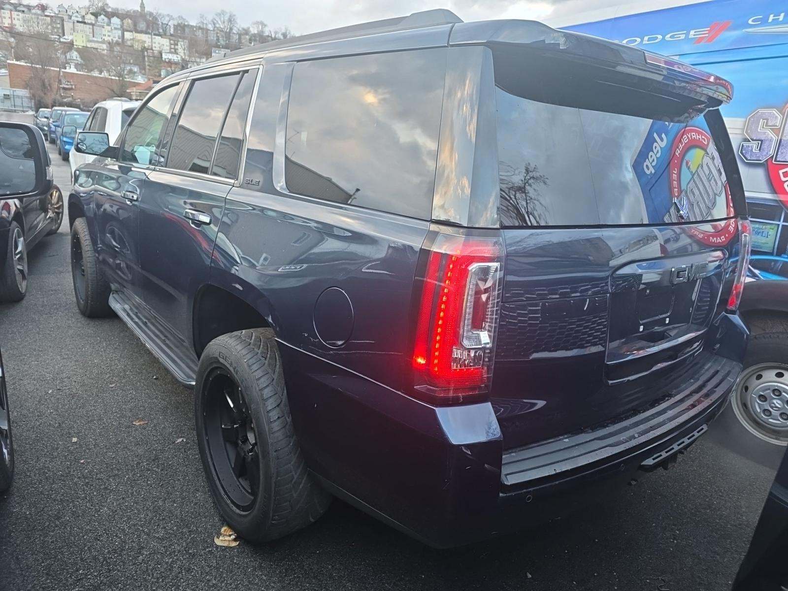 GMC Yukon 2017 — photo 2