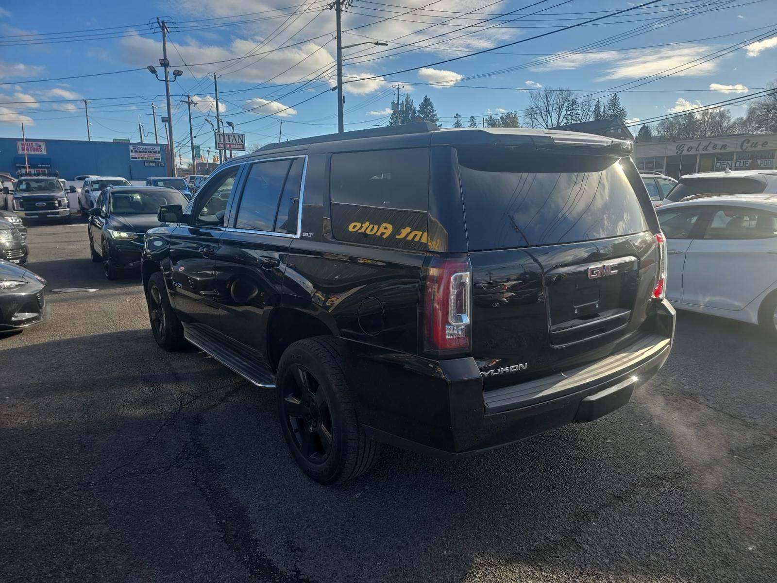 GMC Yukon 2016 — photo 2