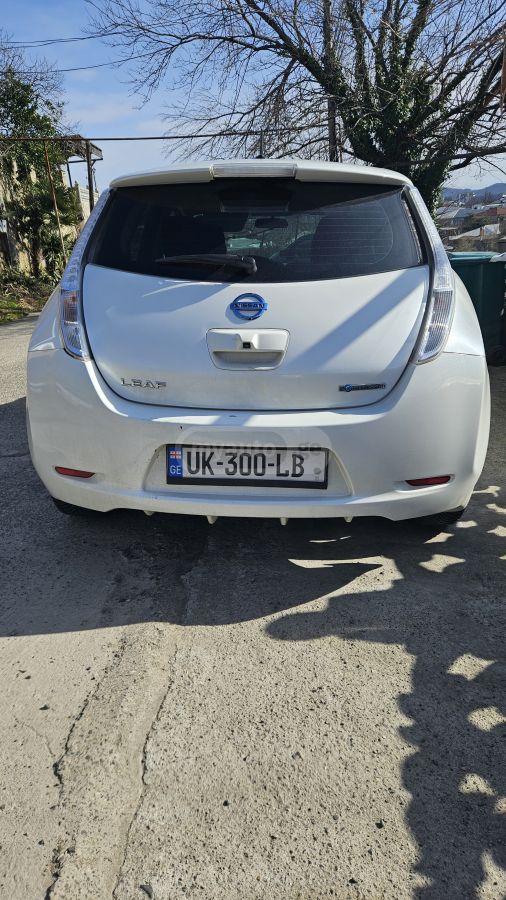 Nissan Leaf 2016 — photo 2