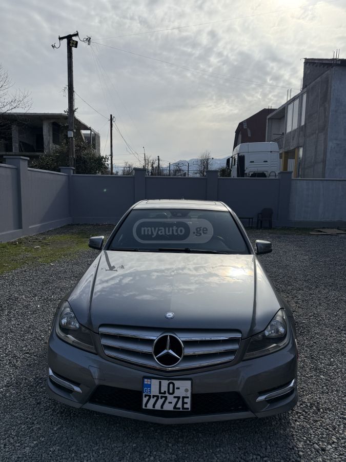 Mercedes-Benz C 250 2012 — photo 2