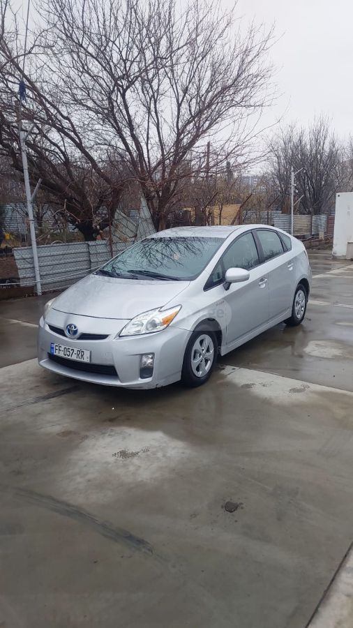 Toyota Prius 2011 — photo 2
