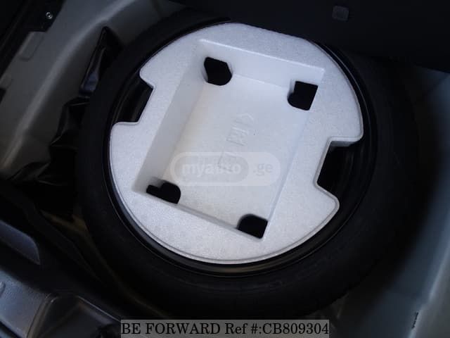 Toyota Yaris 2020 — photo 2