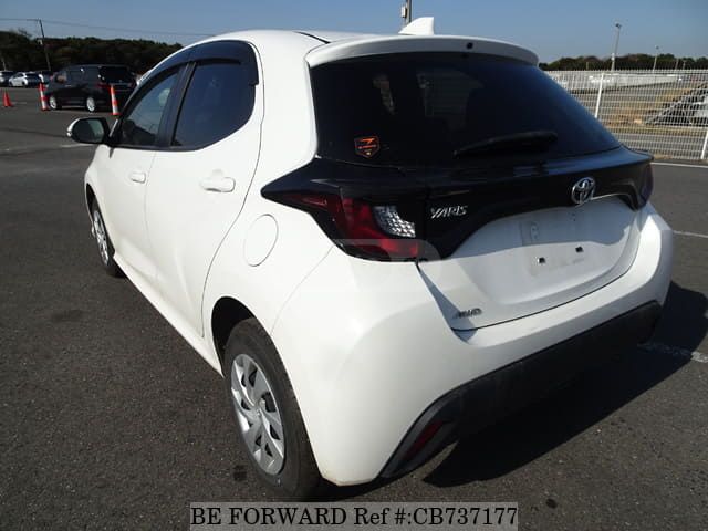Toyota Yaris 2020 — photo 2