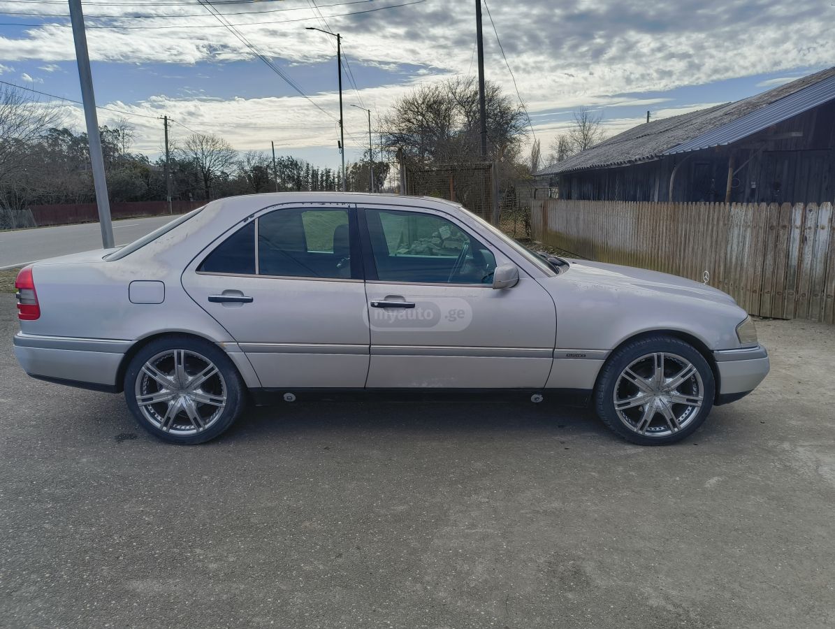 Mercedes-Benz C 280 1997 — photo 2