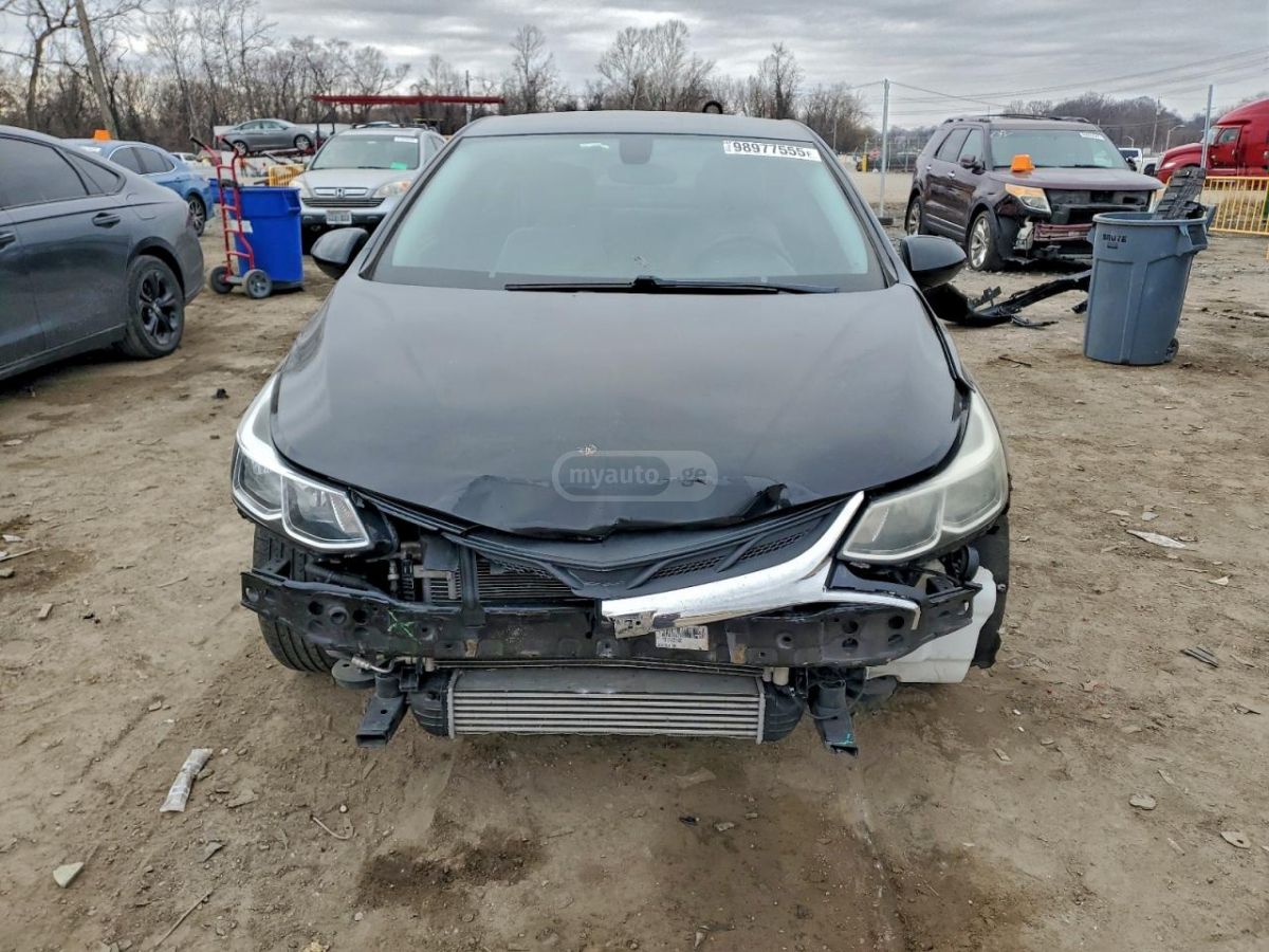 Chevrolet Cruze 2019 — photo 2