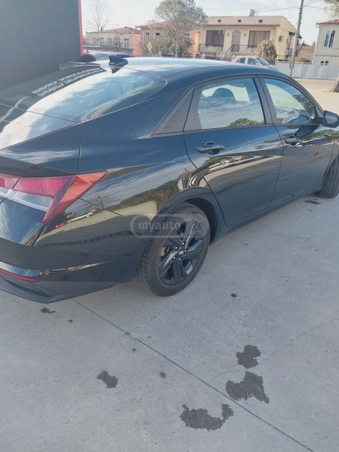 Hyundai Elantra 2021 — photo 2