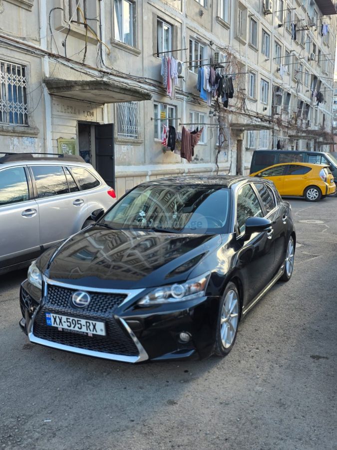 Lexus CT 200 h