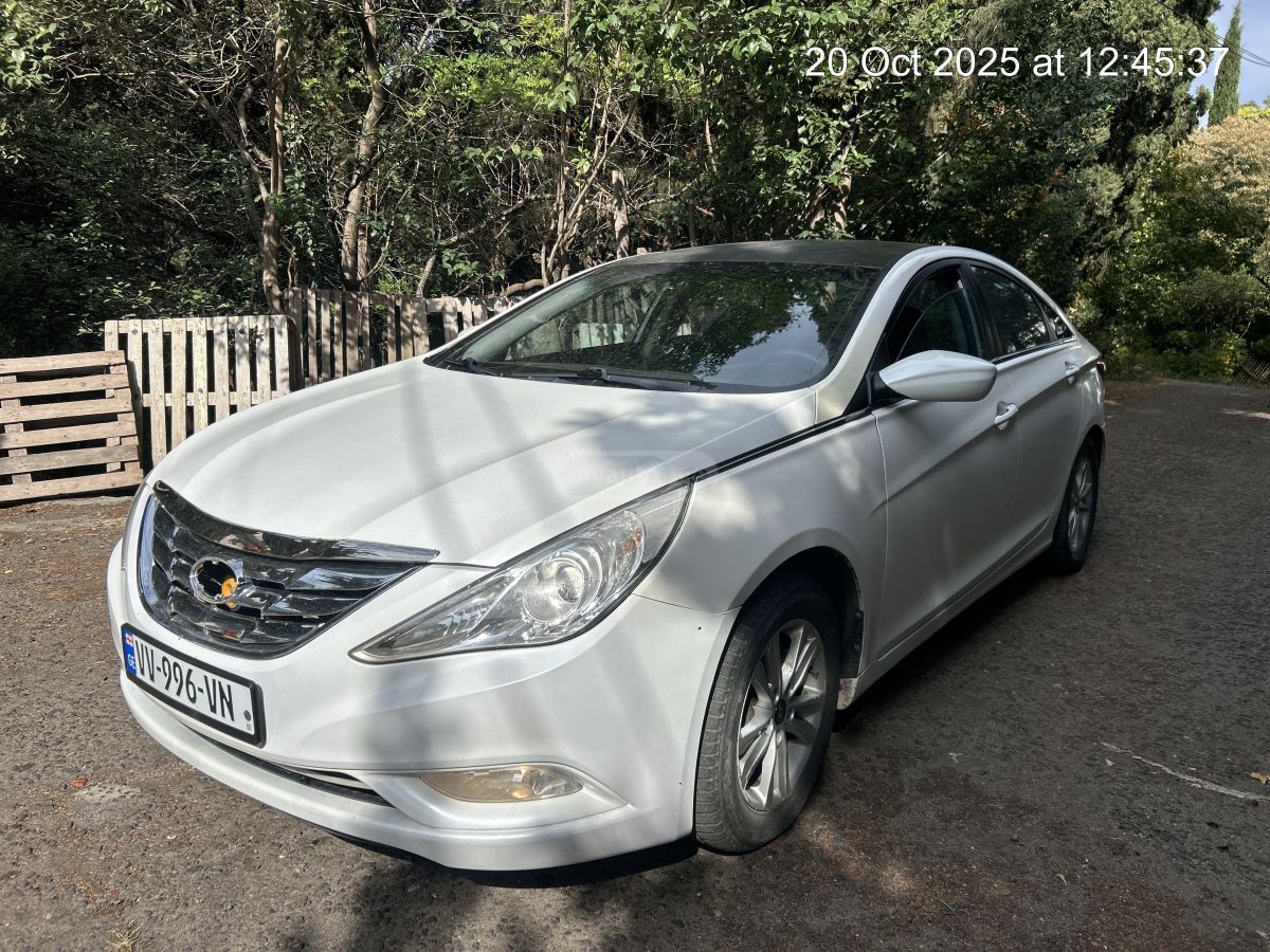 Hyundai Sonata 2011 — photo 2