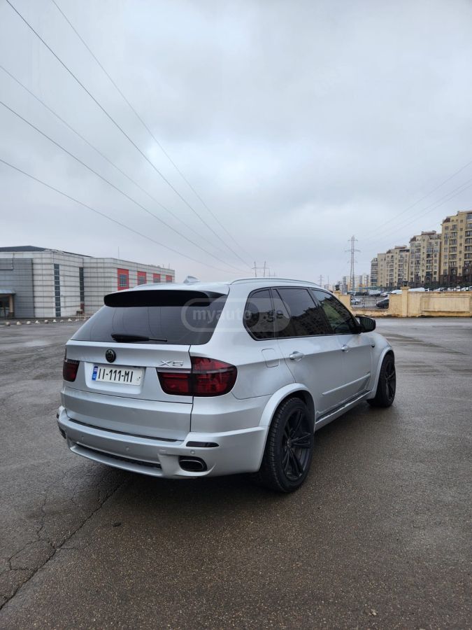 BMW X5 2012 — photo 2