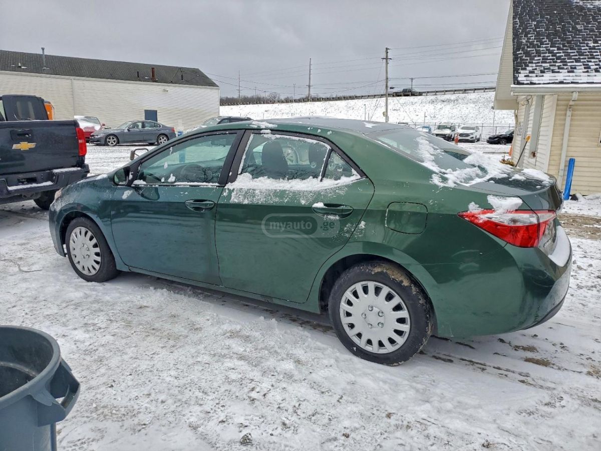 Toyota Corolla 2015 — photo 2