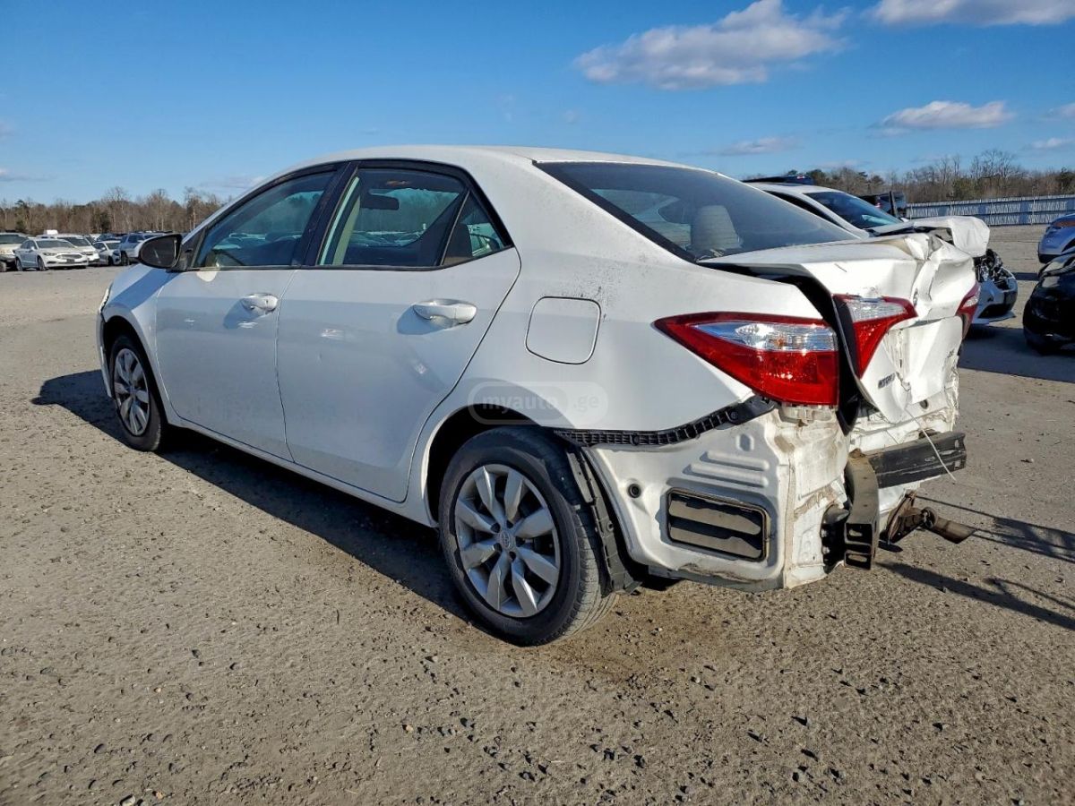 Toyota Corolla 2014 — photo 2