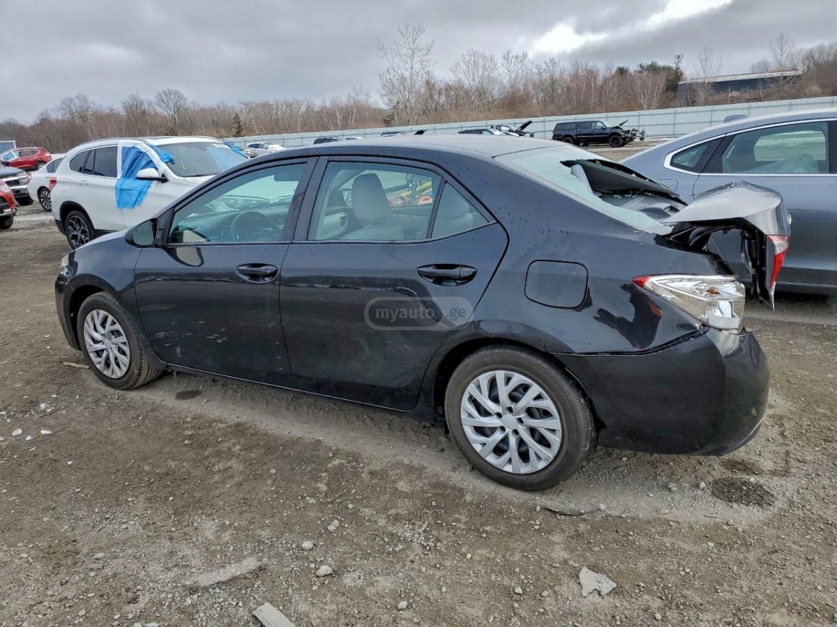 Toyota Corolla 2016 — photo 2