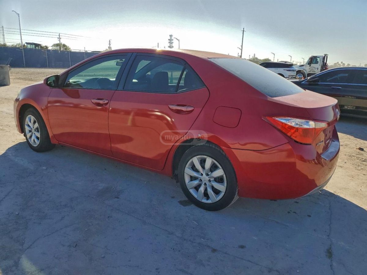 Toyota Corolla 2015 — photo 2