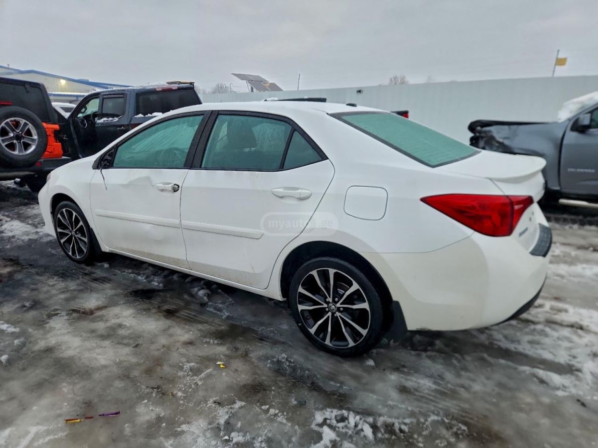Toyota Corolla 2018 — photo 2