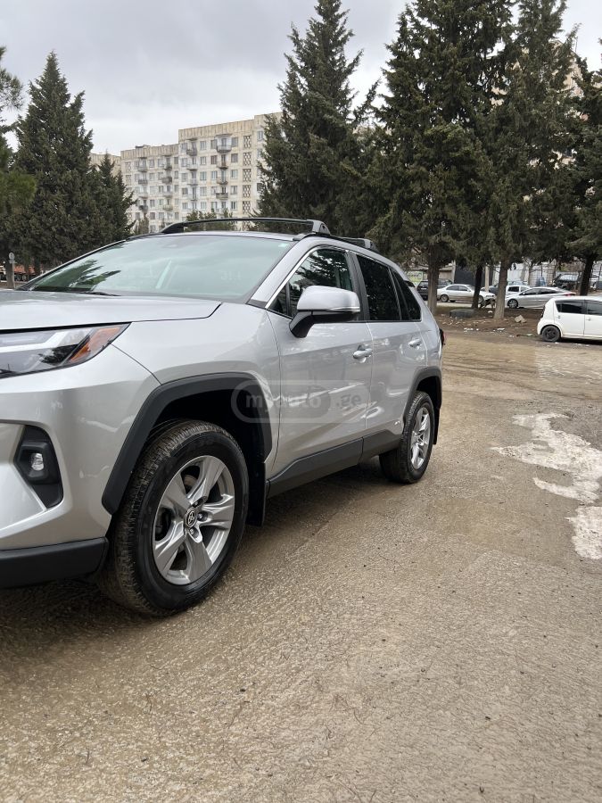 Toyota RAV4 2023 — photo 2