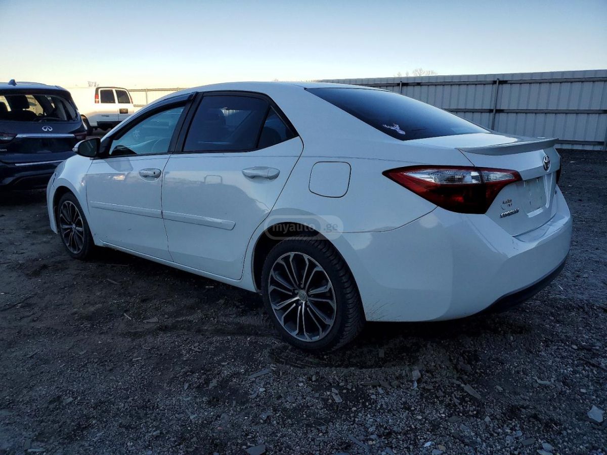 Toyota Corolla 2015 — photo 2