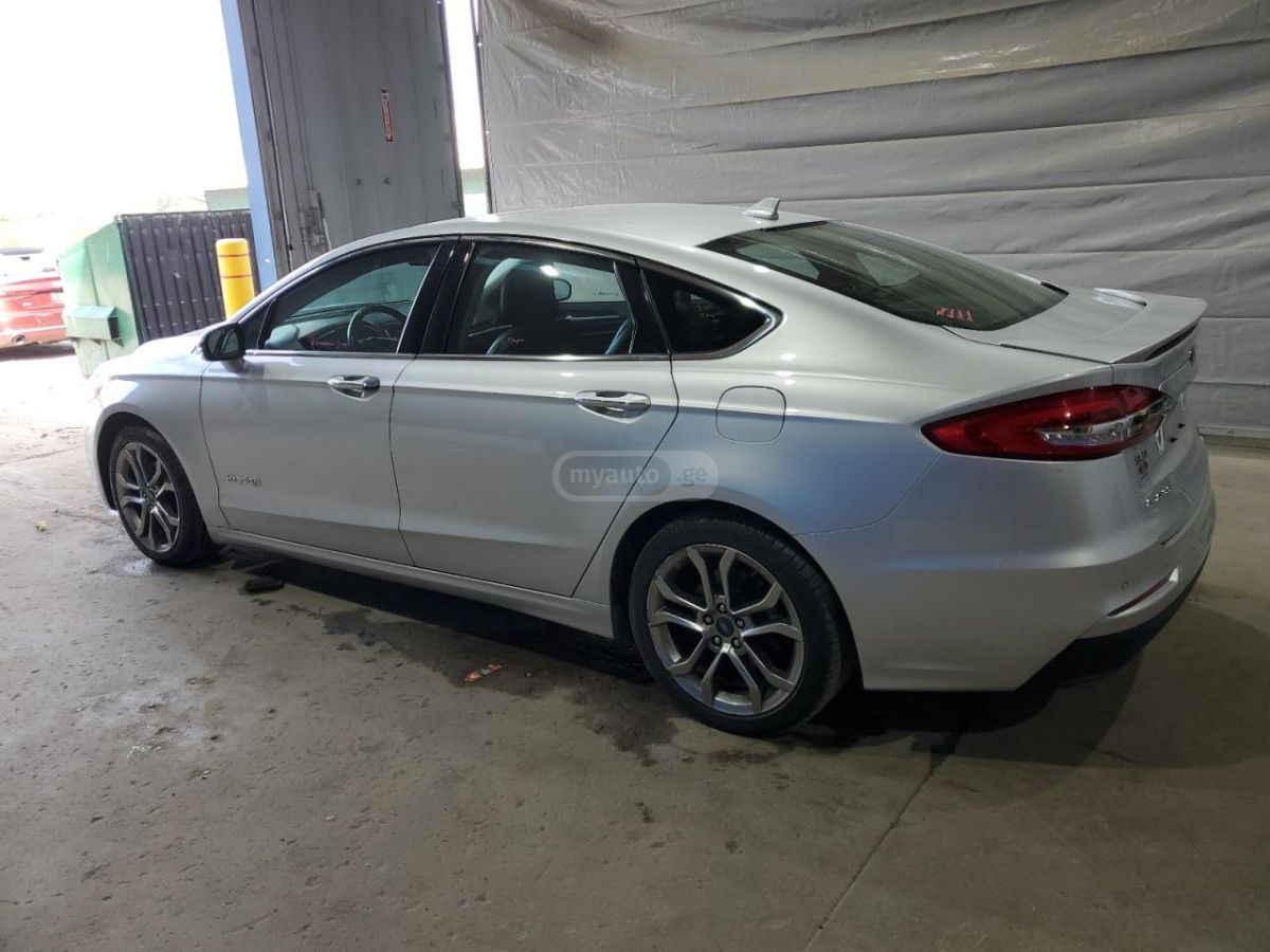 Ford Fusion 2019 — photo 2