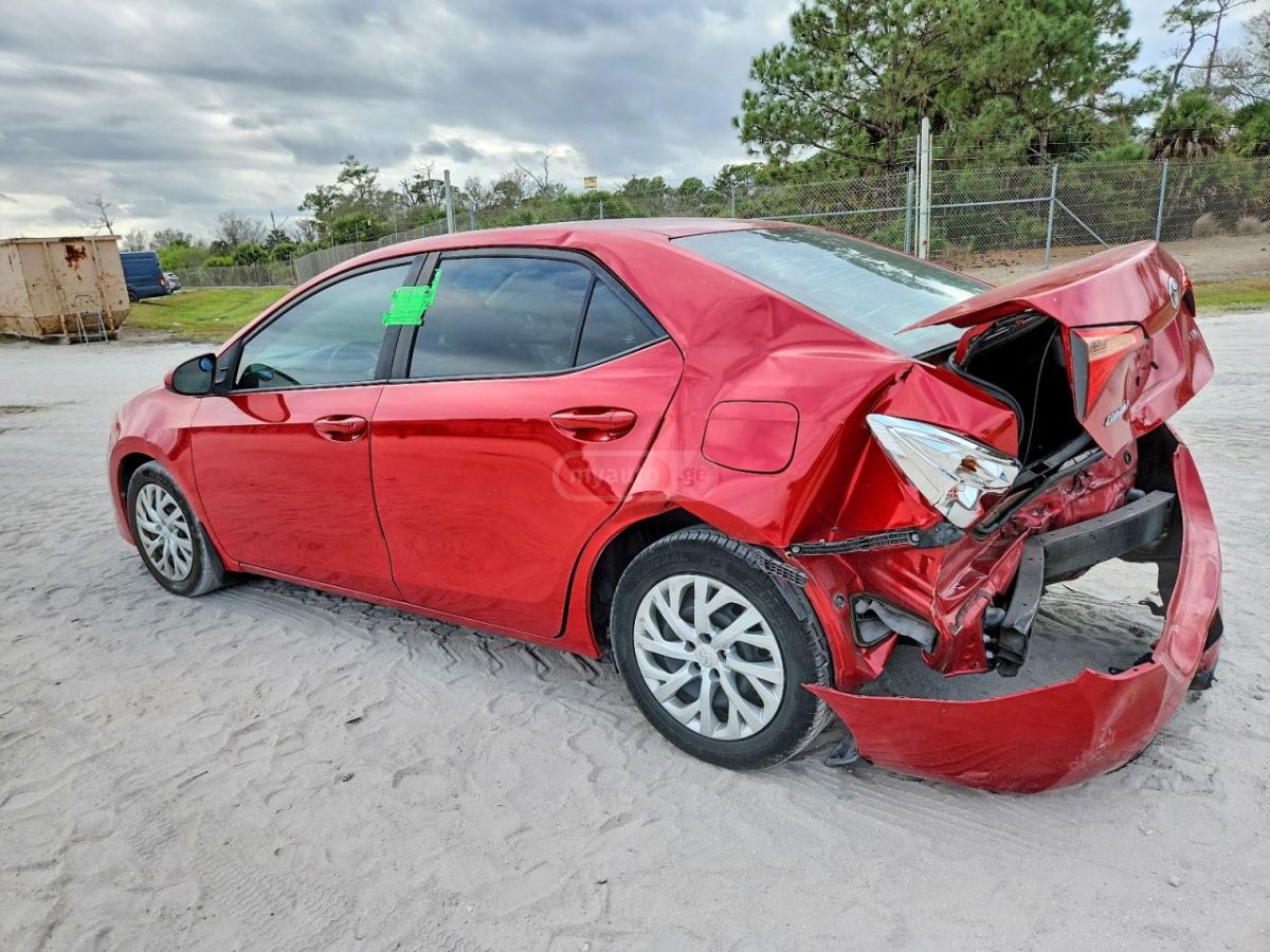 Toyota Corolla 2017 — photo 2