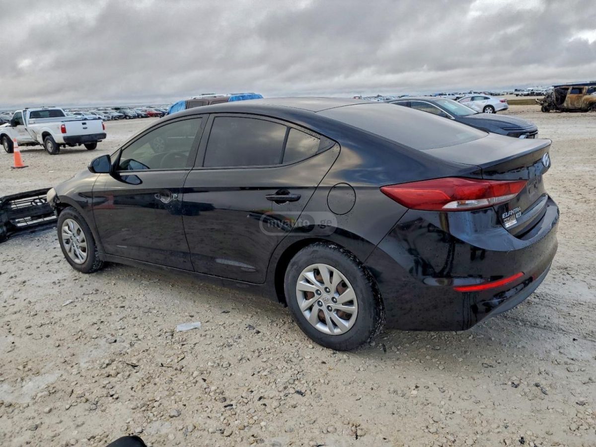 Hyundai Elantra 2018 — photo 2