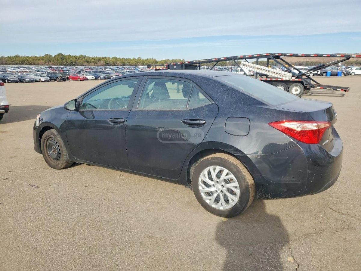 Toyota Corolla 2017 — photo 2