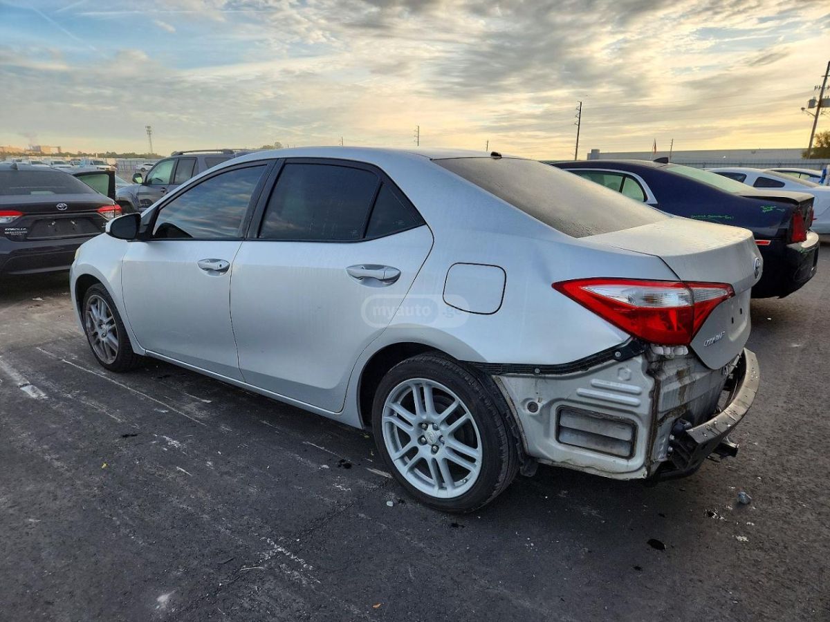 Toyota Corolla 2016 — photo 2