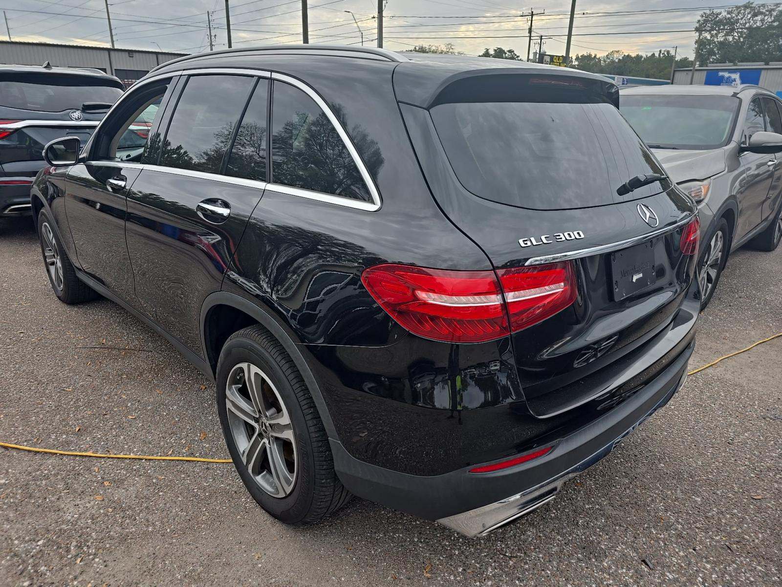 Mercedes-Benz GLC 300 2018 — photo 2