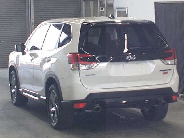 Subaru Forester 2022 — photo 2
