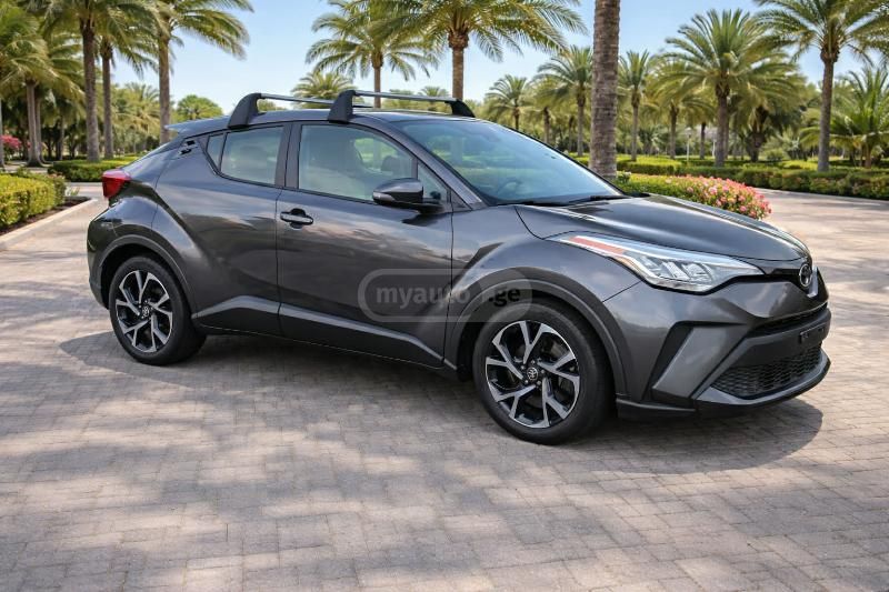 Toyota C-HR 2021 — photo 2