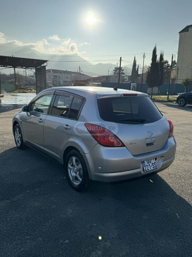 Nissan Tiida 2007 — photo 2