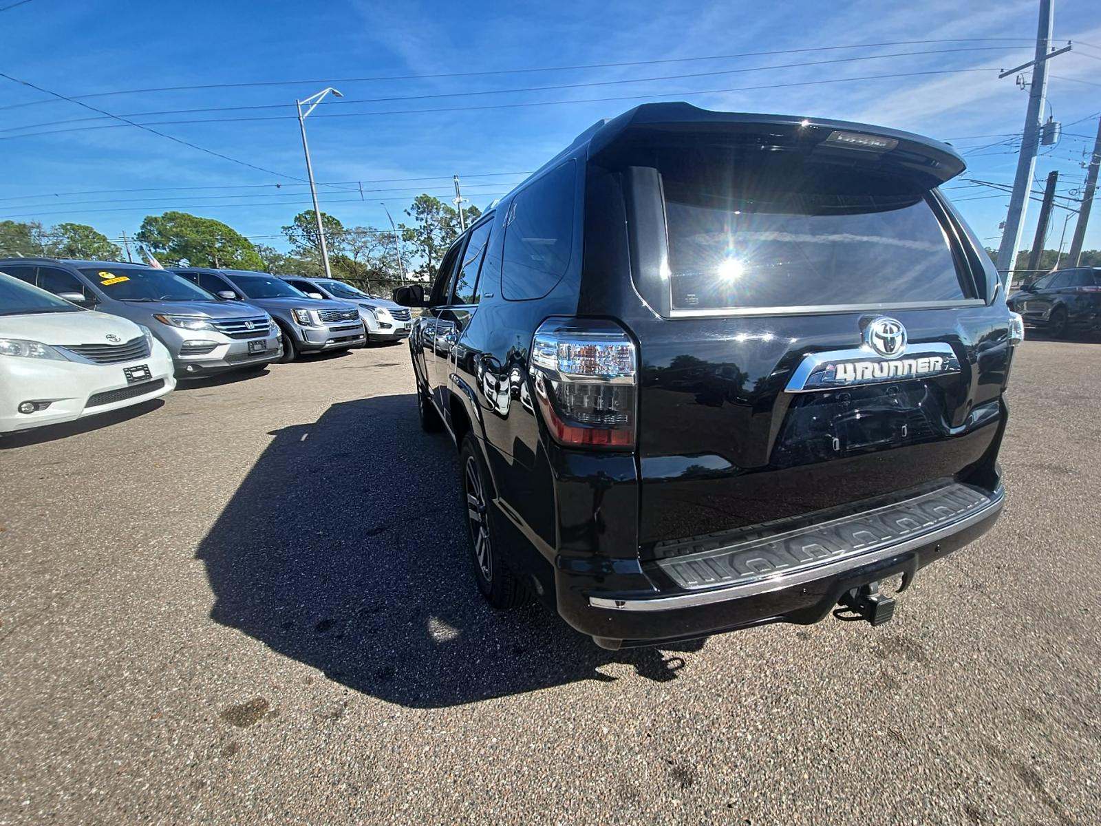 Toyota 4Runner 2015 — photo 2