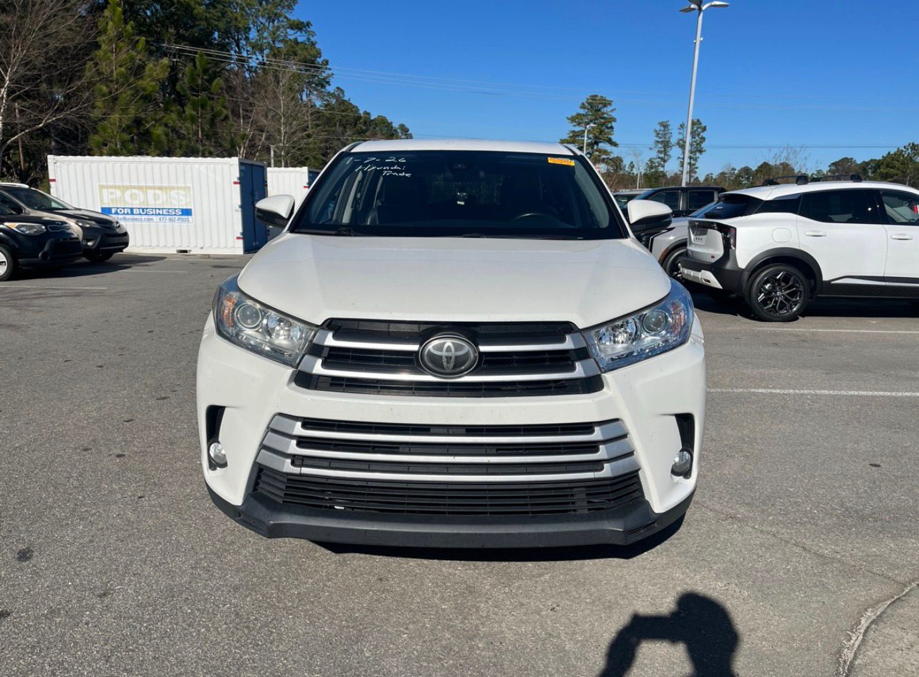 Toyota Highlander 2017 — photo 2