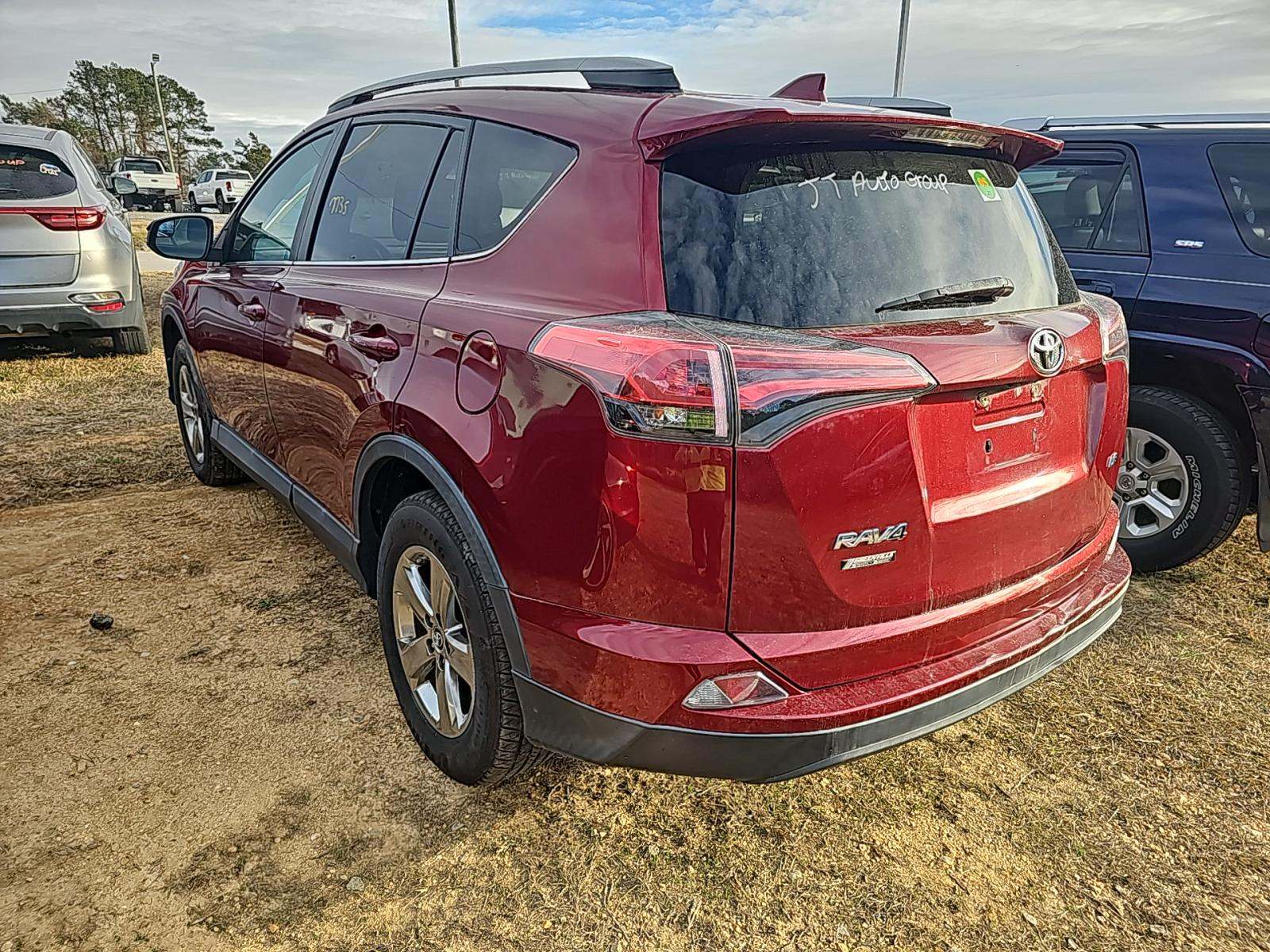 Toyota RAV4 2018 — photo 2