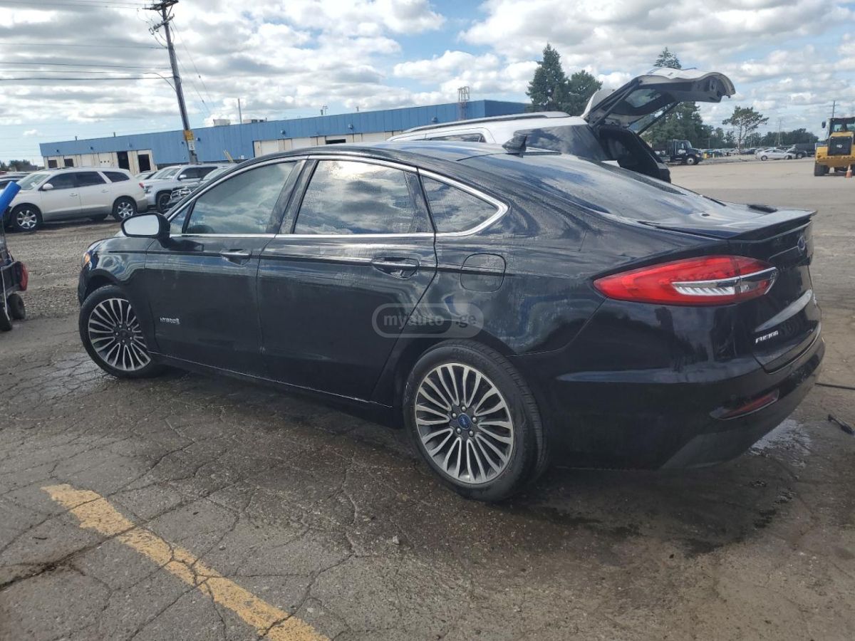 Ford Fusion 2019 — photo 2