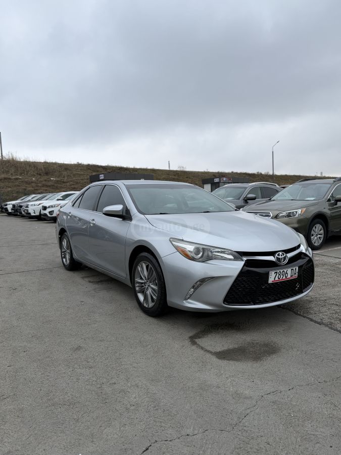 Toyota Camry 2016 — photo 2