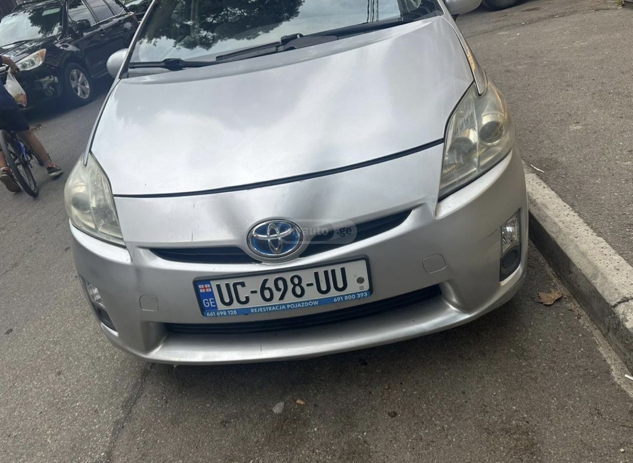 Toyota Prius 2011 — photo 2
