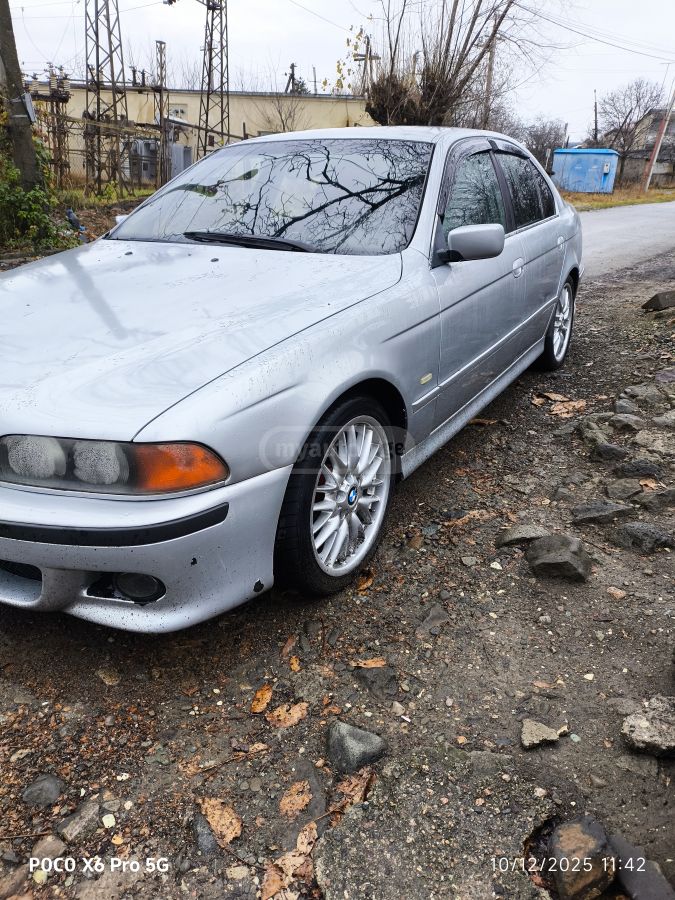 BMW 528