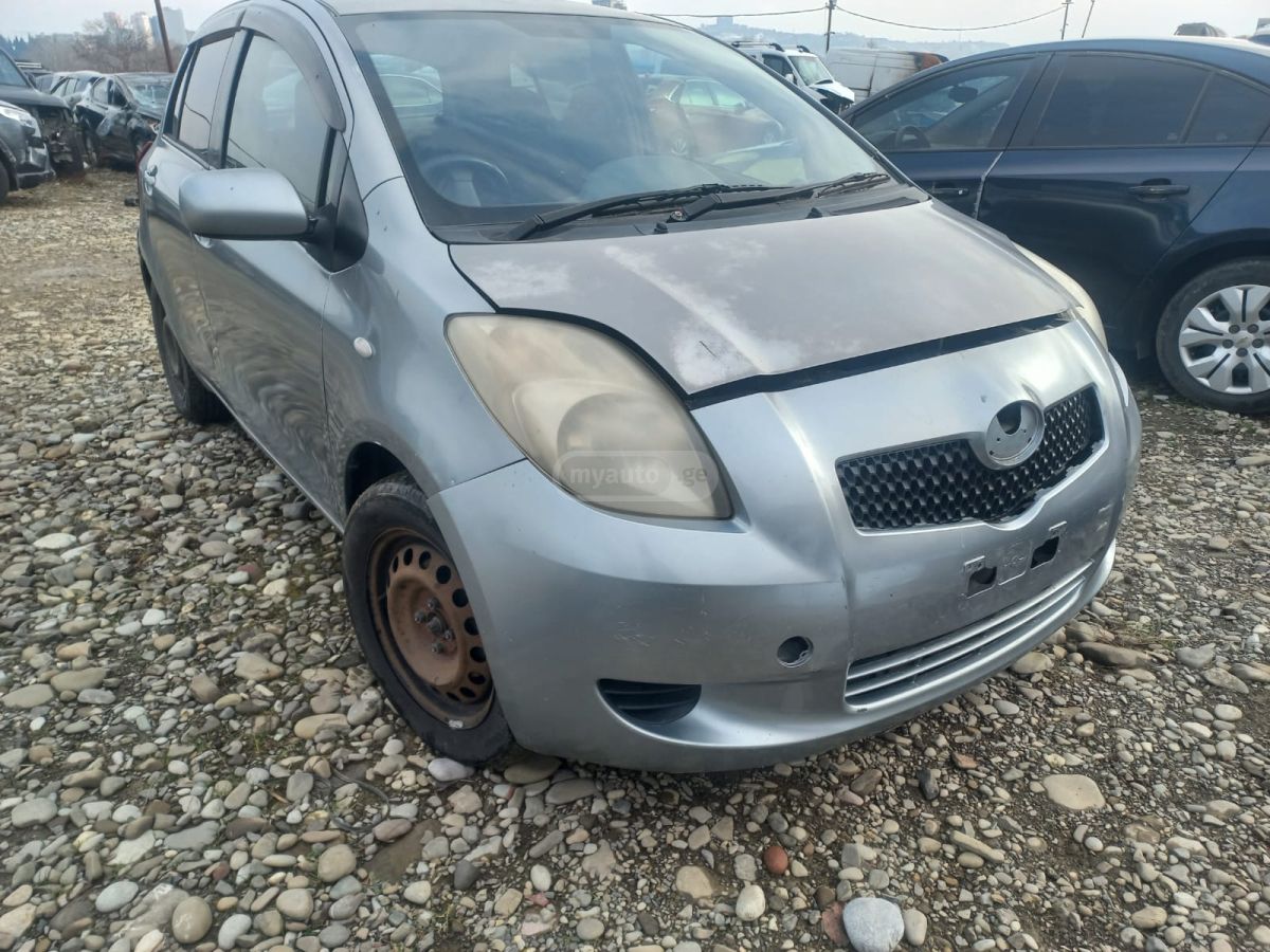 Toyota Vitz 2007 — photo 2