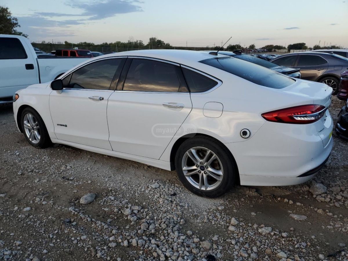 Ford Fusion 2018 — photo 2