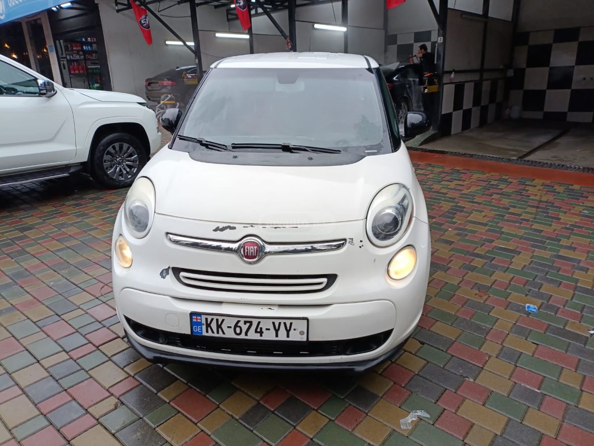 Fiat 500L 2013 — photo 2