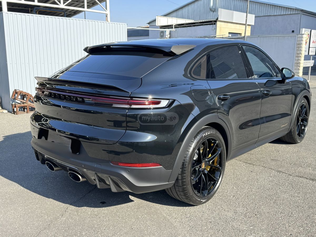Porsche Cayenne 2024 — photo 2
