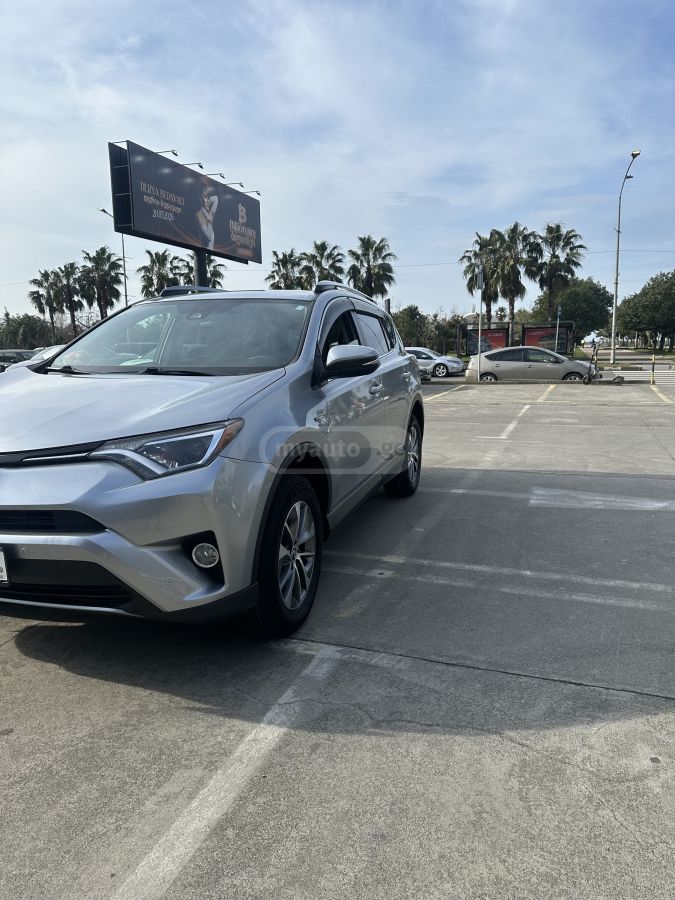 Toyota RAV 4 2017 — photo 2