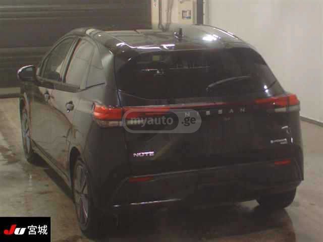 Subaru Forester 2023 — photo 2